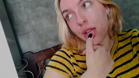 Nacktes geleaktes OnlyFans-Foto von Marina