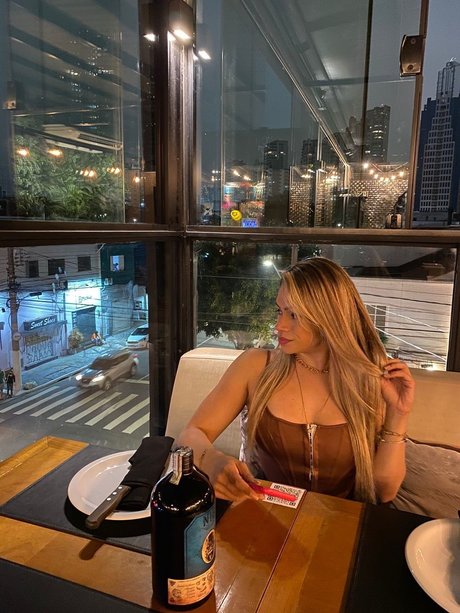 Nacktes geleaktes OnlyFans-Foto von Mariana Nova