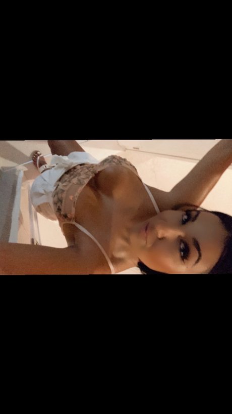 Nacktes geleaktes OnlyFans-Foto von Ariela