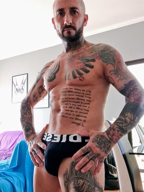 Nacktes geleaktes OnlyFans-Foto von Marco Baral