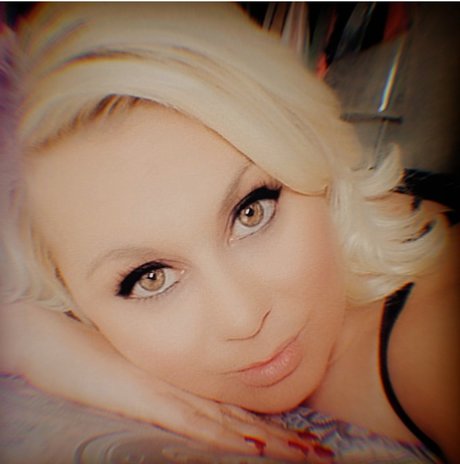 Nacktes geleaktes OnlyFans-Foto von Mandi