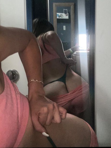 Nacktes geleaktes OnlyFans-Foto von Juicyj 