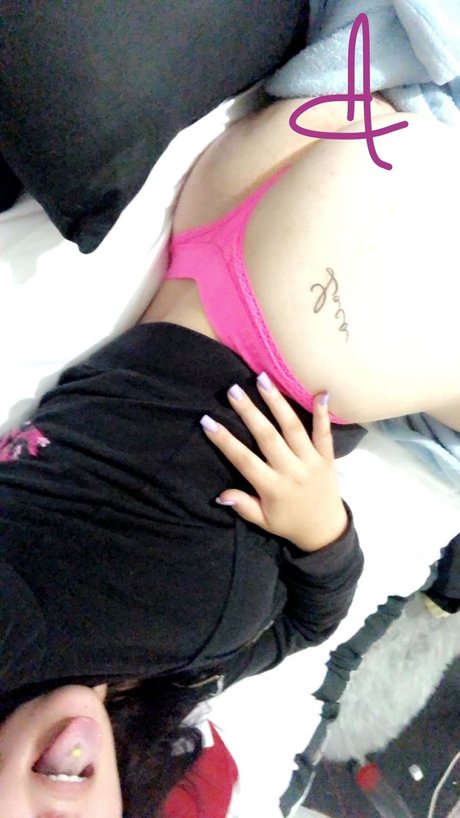 Nacktes geleaktes OnlyFans-Foto von Mamacitalexa