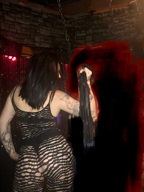 Nacktes geleaktes OnlyFans-Foto von Malaniredjeepalert