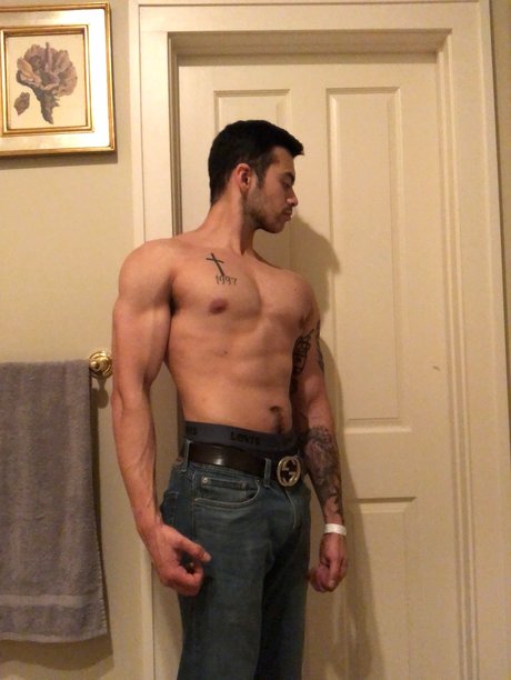Nacktes geleaktes OnlyFans-Foto von Magicmikey