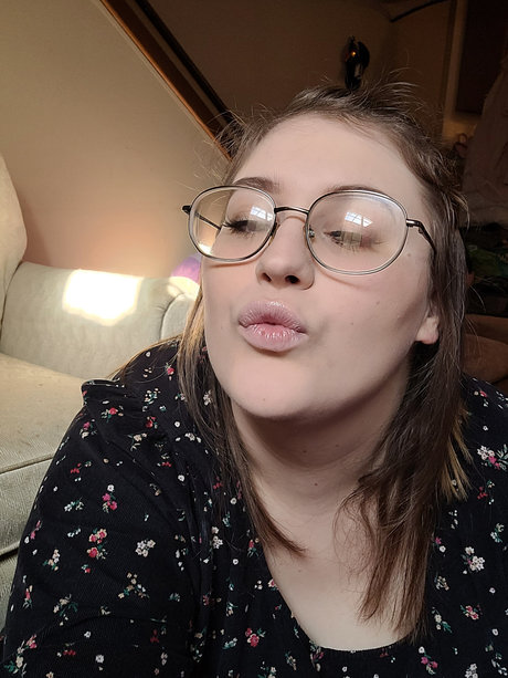 Nacktes geleaktes OnlyFans-Foto von Hun