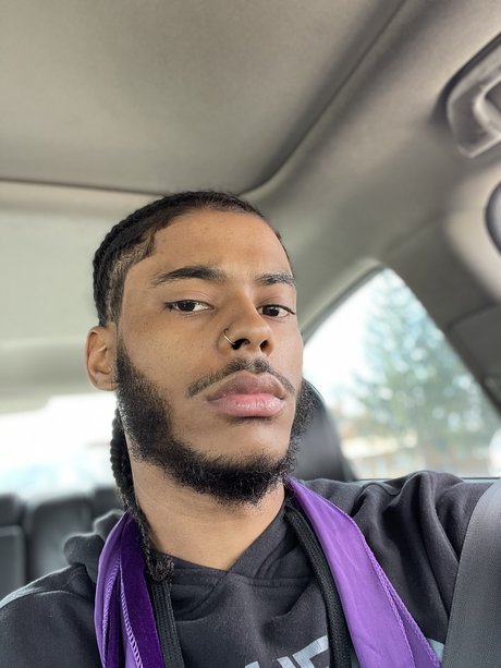 Nacktes geleaktes OnlyFans-Foto von Megatronjr7