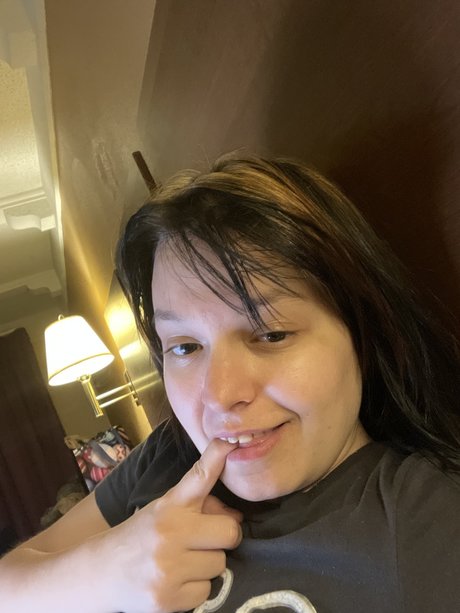 Nacktes geleaktes OnlyFans-Foto von Megan Landes