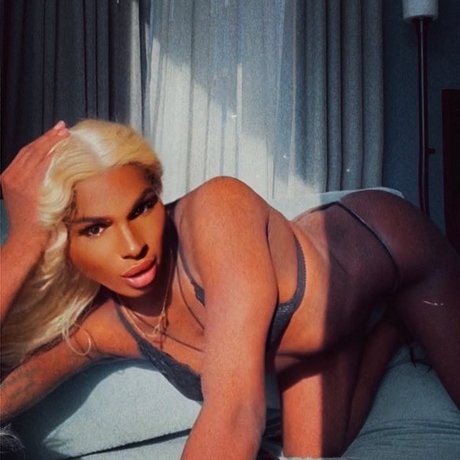 Nacktes geleaktes OnlyFans-Foto von Meemez