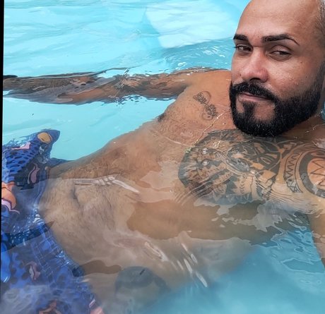 Nacktes geleaktes OnlyFans-Foto von Maxputokarioca