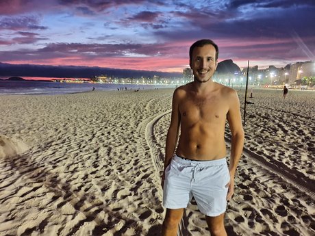 Nacktes geleaktes OnlyFans-Foto von Max Angel