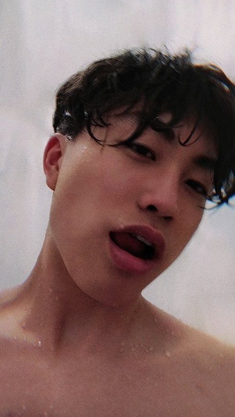 Nacktes geleaktes OnlyFans-Foto von Matt Jeong