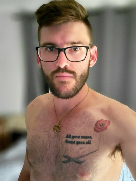 Nacktes geleaktes OnlyFans-Foto von Master Bangers
