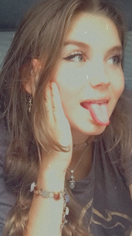 Nacktes geleaktes OnlyFans-Foto von Minimoomilk