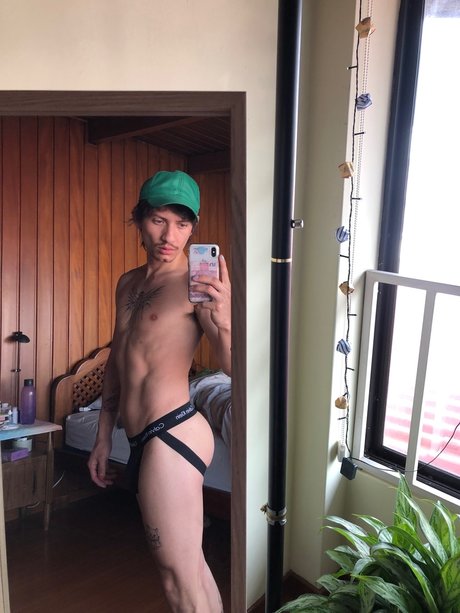 Nacktes geleaktes OnlyFans-Foto von Milky Memo