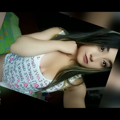 Nacktes geleaktes OnlyFans-Foto von Auris