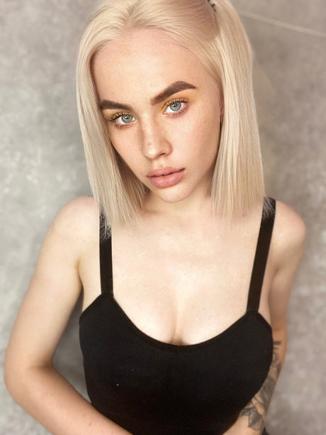 Nacktes geleaktes OnlyFans-Foto von Mila