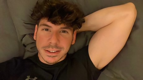 Nacktes geleaktes OnlyFans-Foto von Mike 