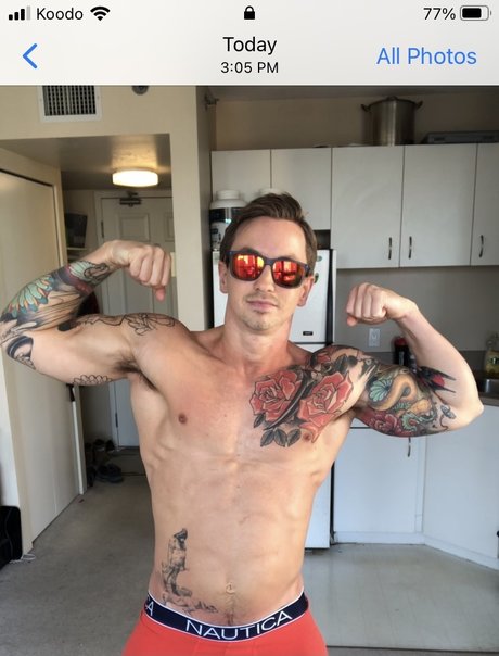 Nacktes geleaktes OnlyFans-Foto von Mike Pillar