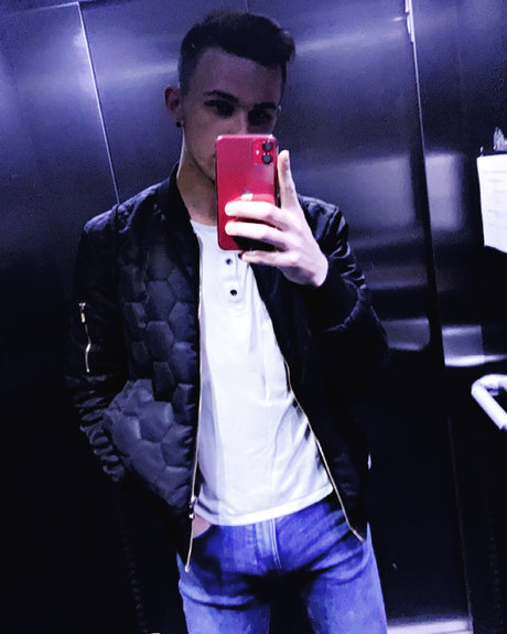 Nacktes geleaktes OnlyFans-Foto von Mike
