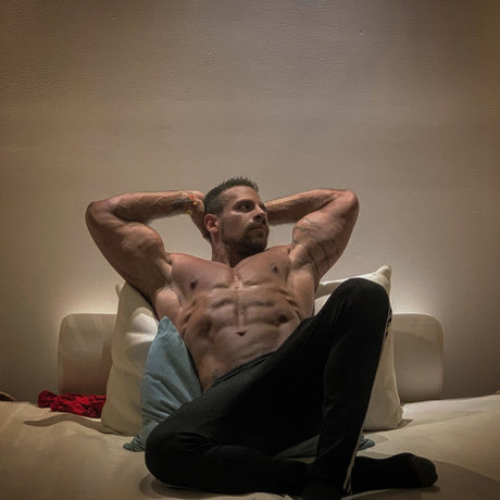 Nacktes geleaktes OnlyFans-Foto von Mike