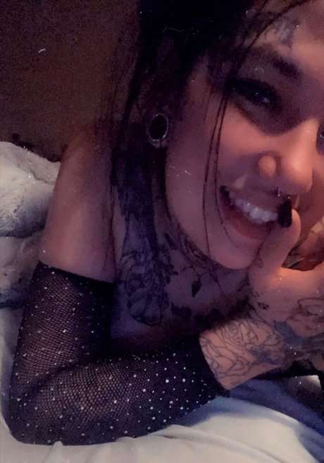 Nacktes geleaktes OnlyFans-Foto von Miiissvickyy07