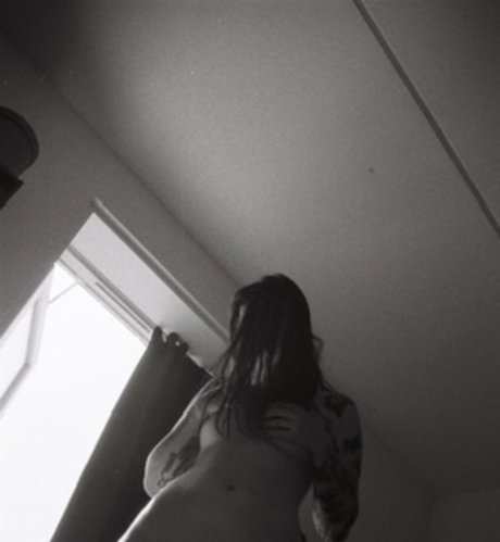 Nacktes geleaktes OnlyFans-Foto von Mifty