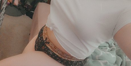Nacktes geleaktes OnlyFans-Foto von Mia Bell