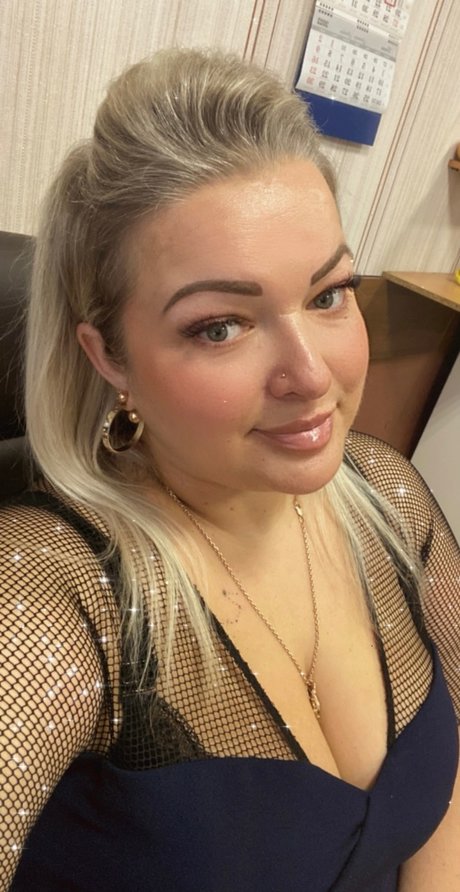 Nacktes geleaktes OnlyFans-Foto von Mia Martin