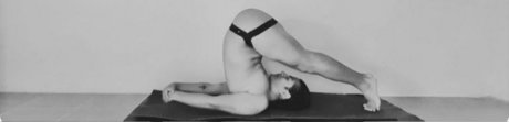 Nacktes geleaktes OnlyFans-Foto von Yoga Dude