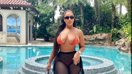 Nacktes geleaktes OnlyFans-Foto von Mel The Miracle 