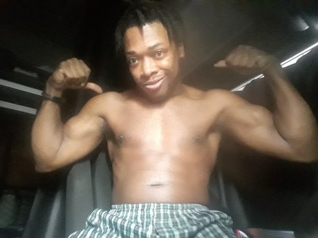 Nacktes geleaktes OnlyFans-Foto von Money