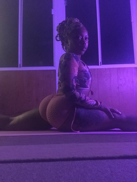 Nacktes geleaktes OnlyFans-Foto von Tara Nephthysbinah