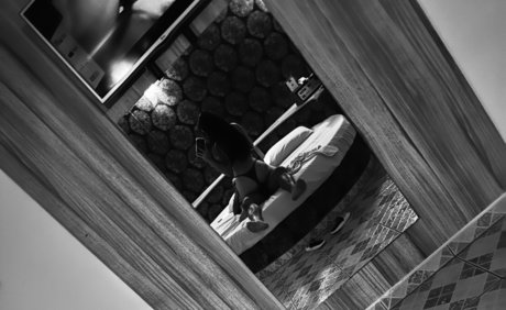 Nacktes geleaktes OnlyFans-Foto von R 