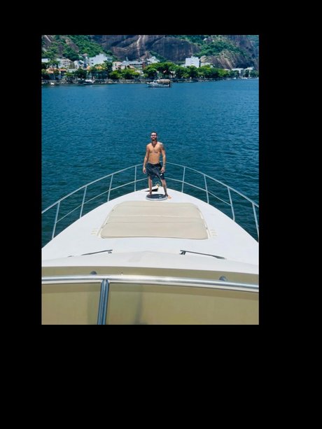 Nacktes geleaktes OnlyFans-Foto von Marlon Brayan