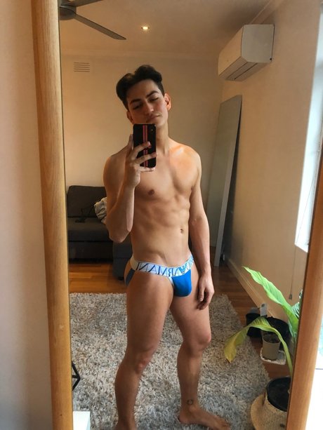 Nacktes geleaktes OnlyFans-Foto von Mitch Lawson