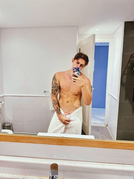 Nacktes geleaktes OnlyFans-Foto von   