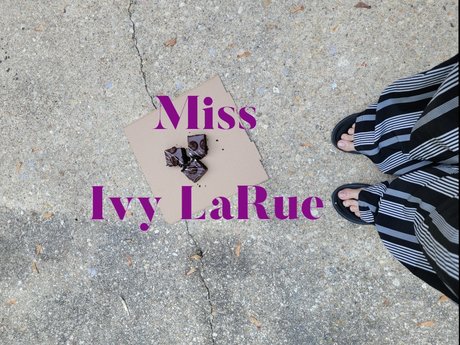 Nacktes geleaktes OnlyFans-Foto von Ivy Larue