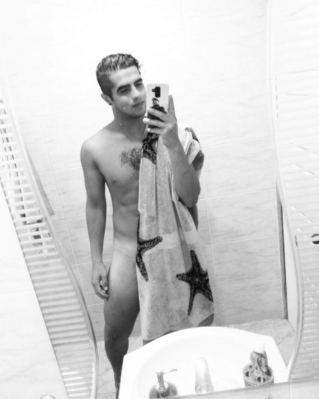 Nacktes geleaktes OnlyFans-Foto von Nicko 