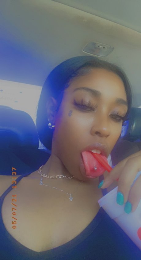 Nacktes geleaktes OnlyFans-Foto von Bitch This Art