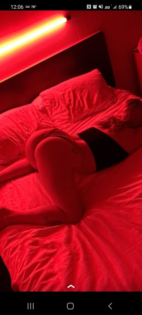Nacktes geleaktes OnlyFans-Foto von Sadiebug
