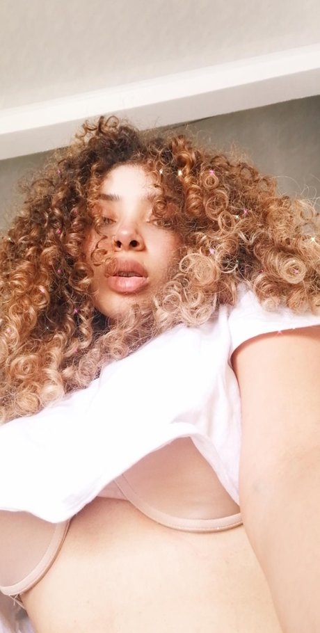 Nacktes geleaktes OnlyFans-Foto von Brown Sugar