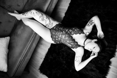 Nacktes geleaktes OnlyFans-Foto von Emerald Lynn