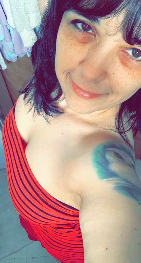 Nacktes geleaktes OnlyFans-Foto von Munchkin Bomb Shell