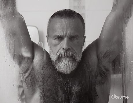 Nacktes geleaktes OnlyFans-Foto von Daddy John
