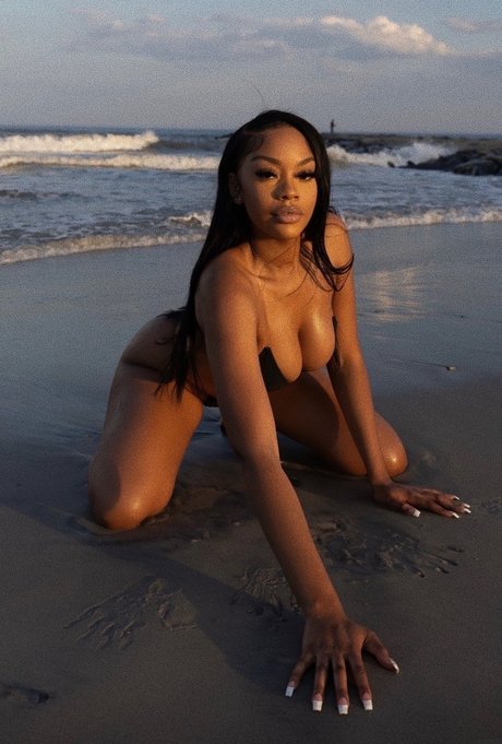 Nacktes geleaktes OnlyFans-Foto von Ms Thang