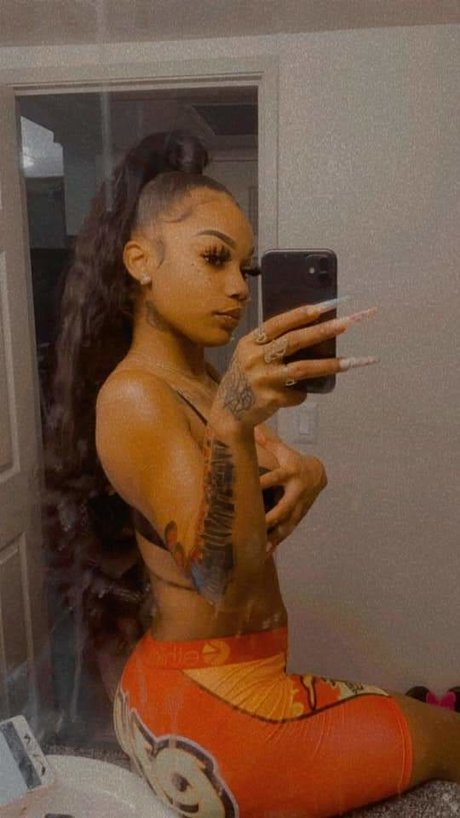 Nacktes geleaktes OnlyFans-Foto von Mainofficalmaarie 
