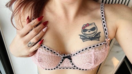 Nacktes geleaktes OnlyFans-Foto von Redroses
