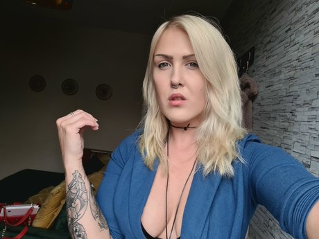 Nacktes geleaktes OnlyFans-Foto von Miss Morningstar