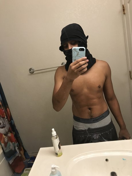 Nacktes geleaktes OnlyFans-Foto von Newjewk